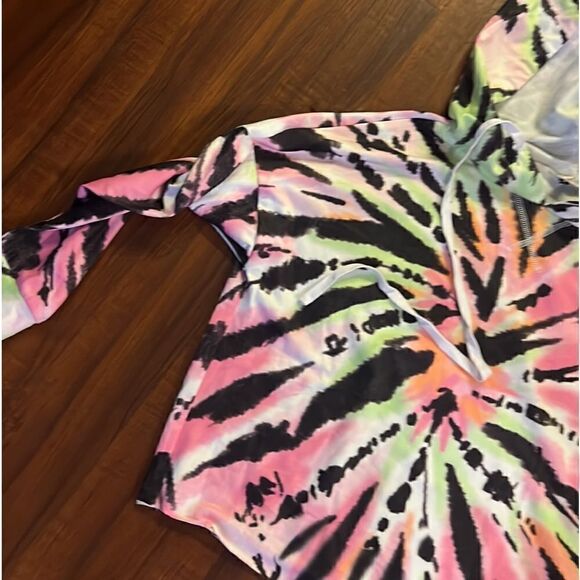 NWOT Tye Dye Pullover Hoodie Women’s Sweater - Lightweight - Size Small - Picture 2 of 4